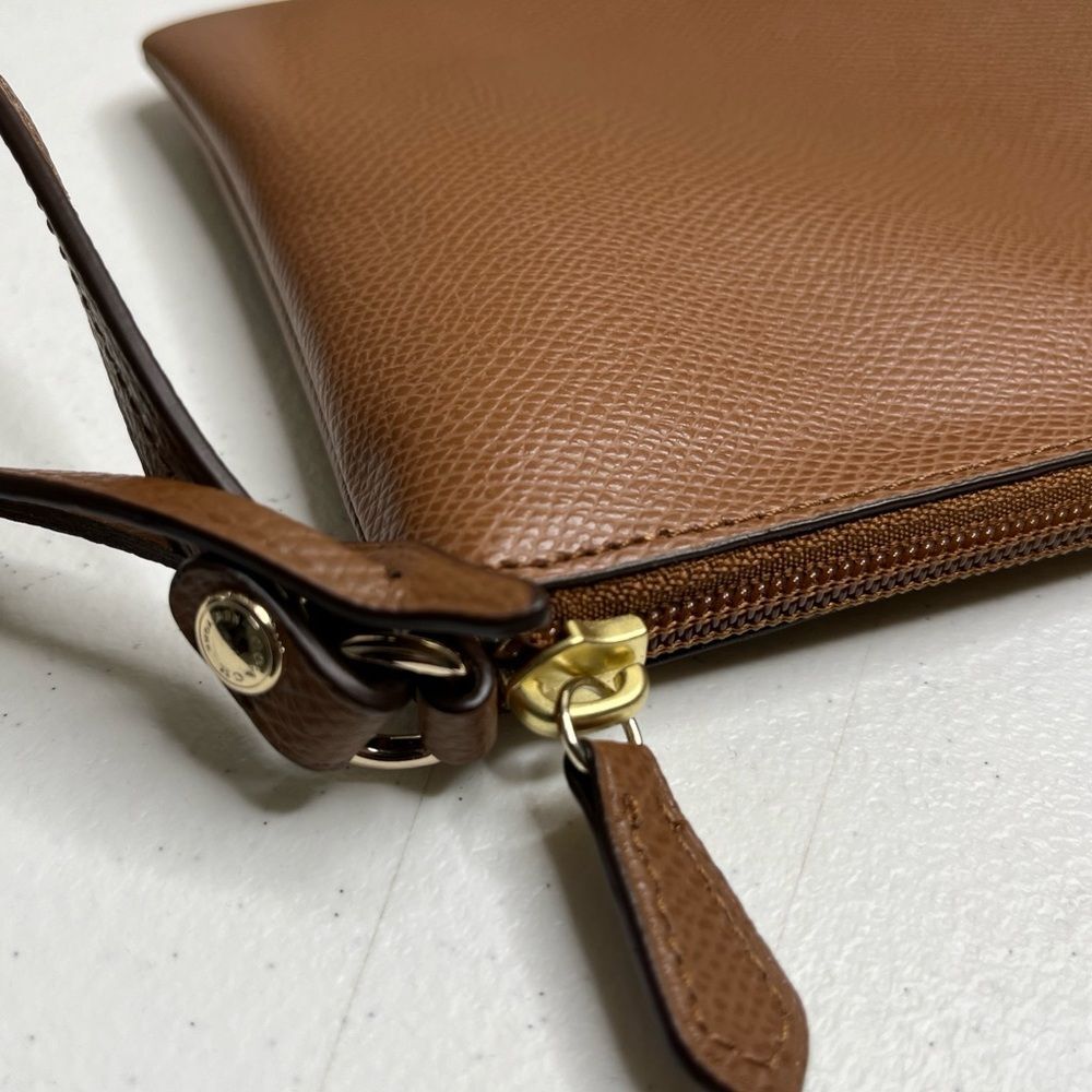 Coach Brown Pebbled Leathered Story Patch Logo Zip Pouch Wallet Bag Wristlet - Picture 9 of 15